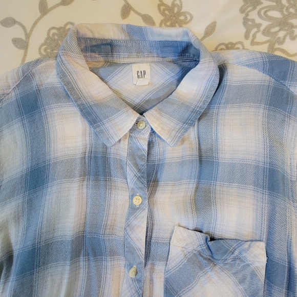 4 Gap Brushed Cotton Shirts - Picture 2 of 11